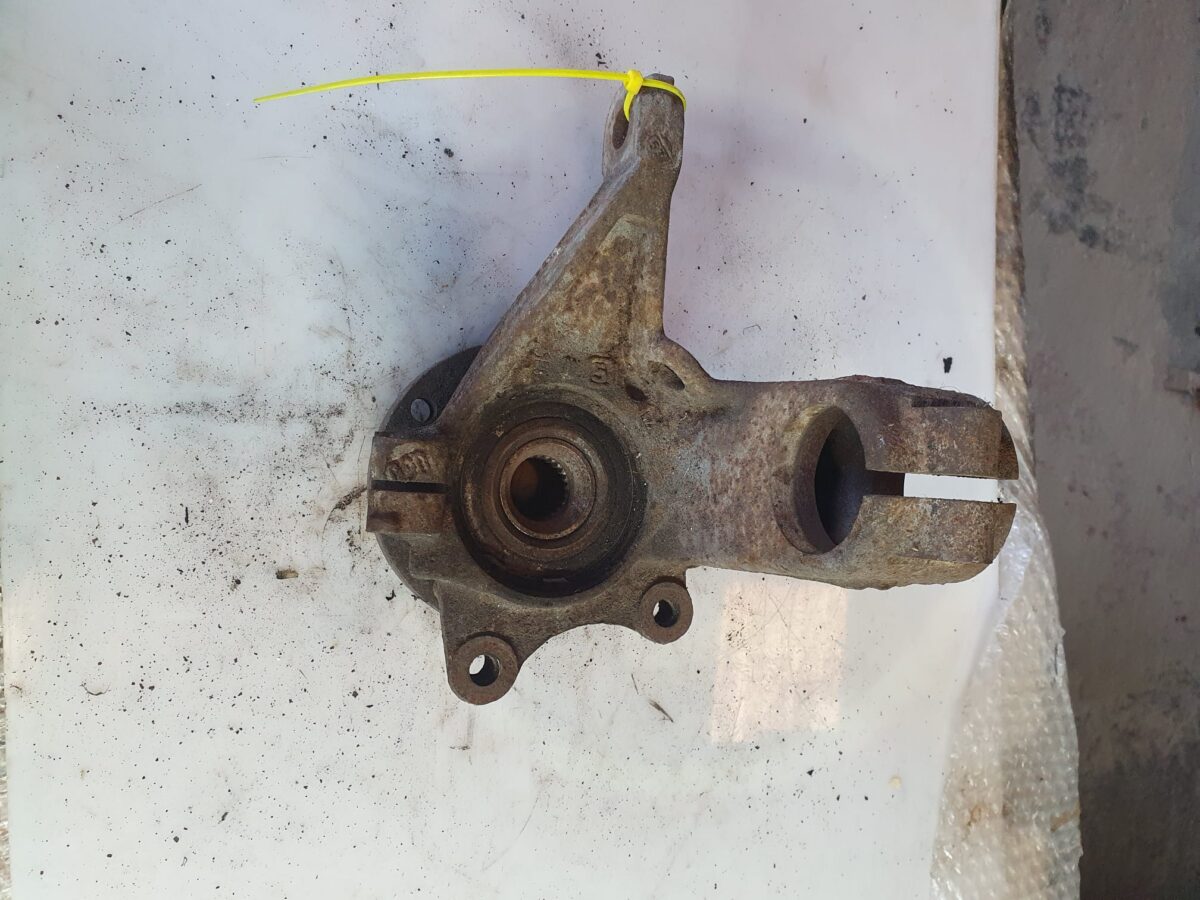 fusello montante per 206 anteriore sx 388039221310 3 rotated fusello montante per 206 anteriore sx