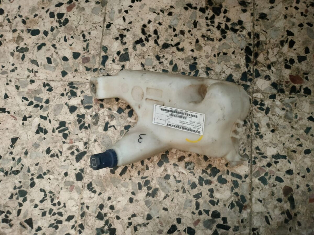 serbatoio liquido tergicristalli per fiat punto 375792684950 serbatoio liquido tergicristalli per fiat punto