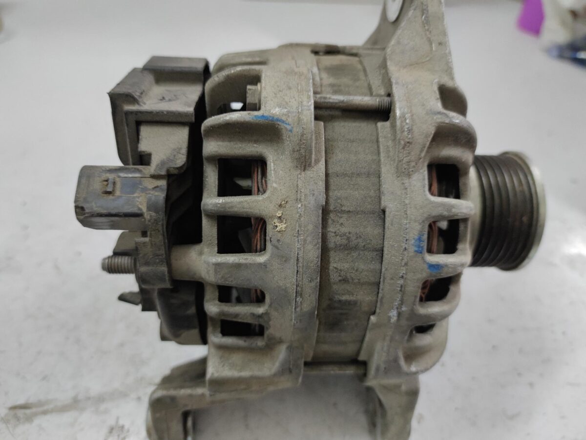 alternatore usato foto indicativa per iveco 373418610431 2 alternatore usato foto indicativa per iveco