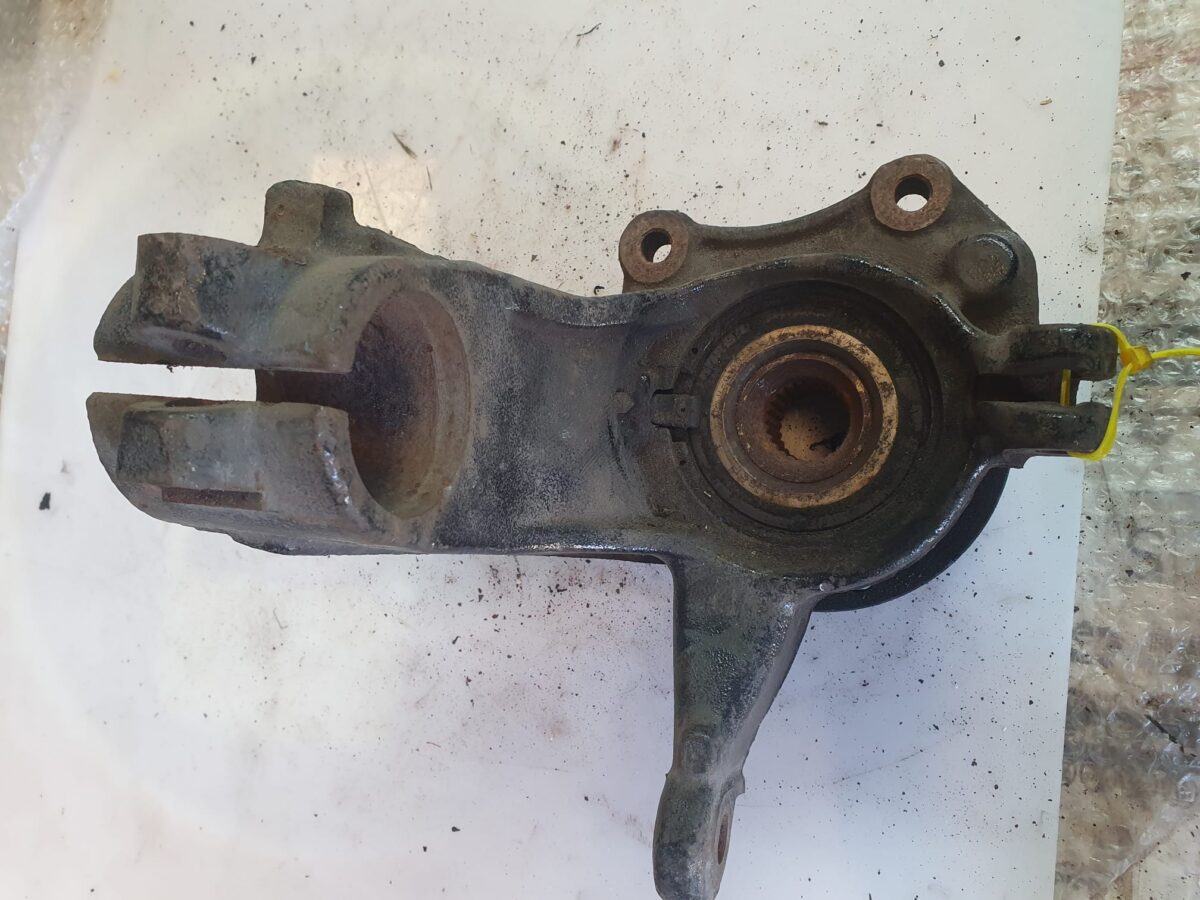 fusello montante per c3 2016 anteriore sx 388039221301 3 fusello montante per c3 2016 anteriore sx
