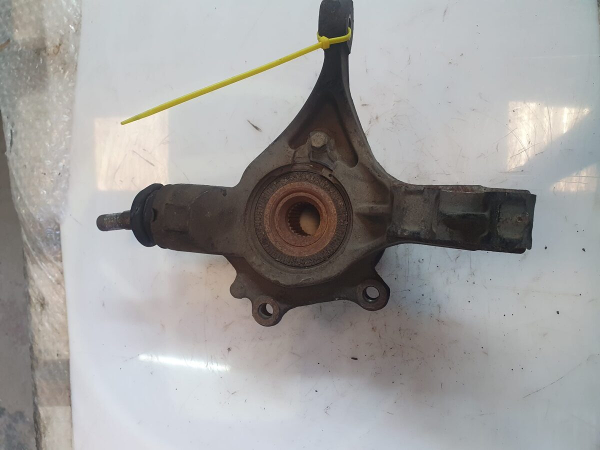 fusello montante per c4 anteriore sx 388039221331 2 rotated fusello montante per c4 anteriore sx