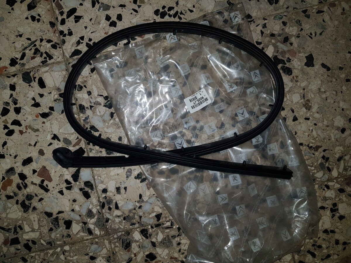 guarnizione per porta post destra inferiore peugeot 308 ref 9025j7 142943855201 guarnizione per porta post destra inferiore peugeot 308 ref 9025j7