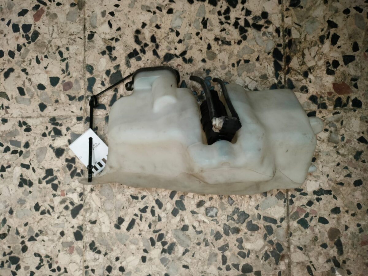 serbatoio liquido tergicristalli per renault clio 388039221831 2 serbatoio liquido tergicristalli per renault clio
