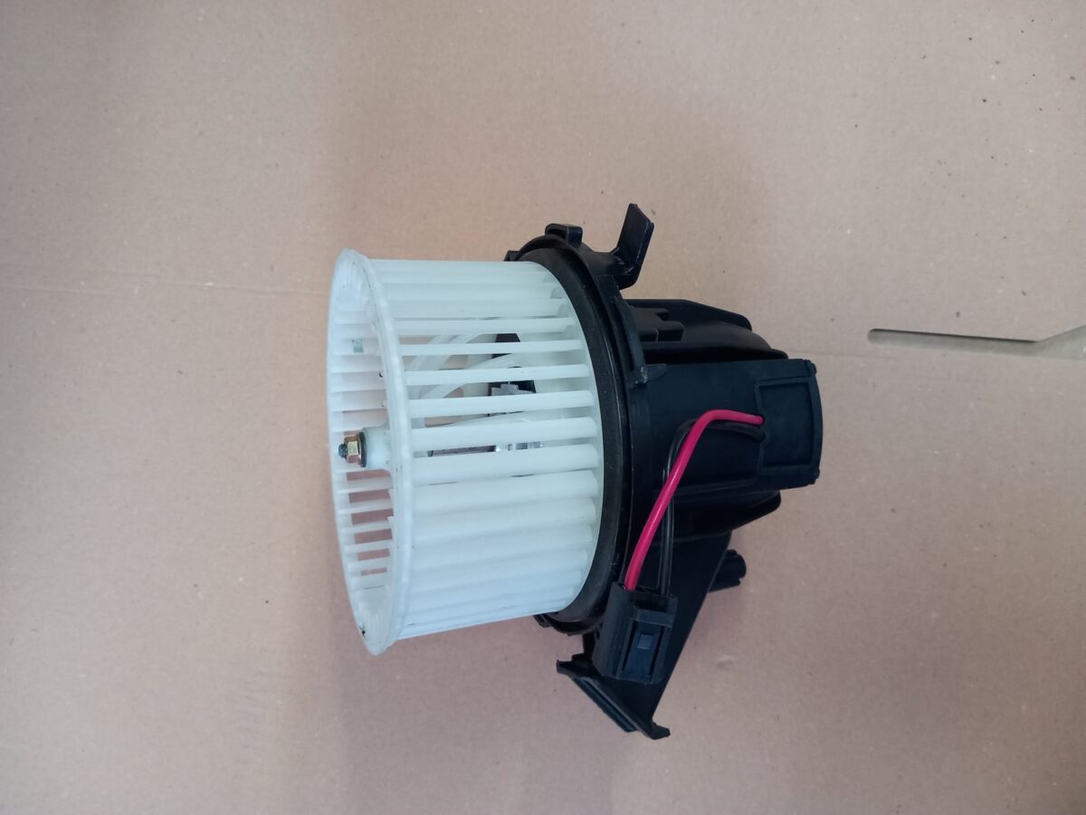 ventola abitacolo per audi a 4 dal 2008 al 2011 388039221161 ventola abitacolo per audi a 4 dal 2008 al 2011
