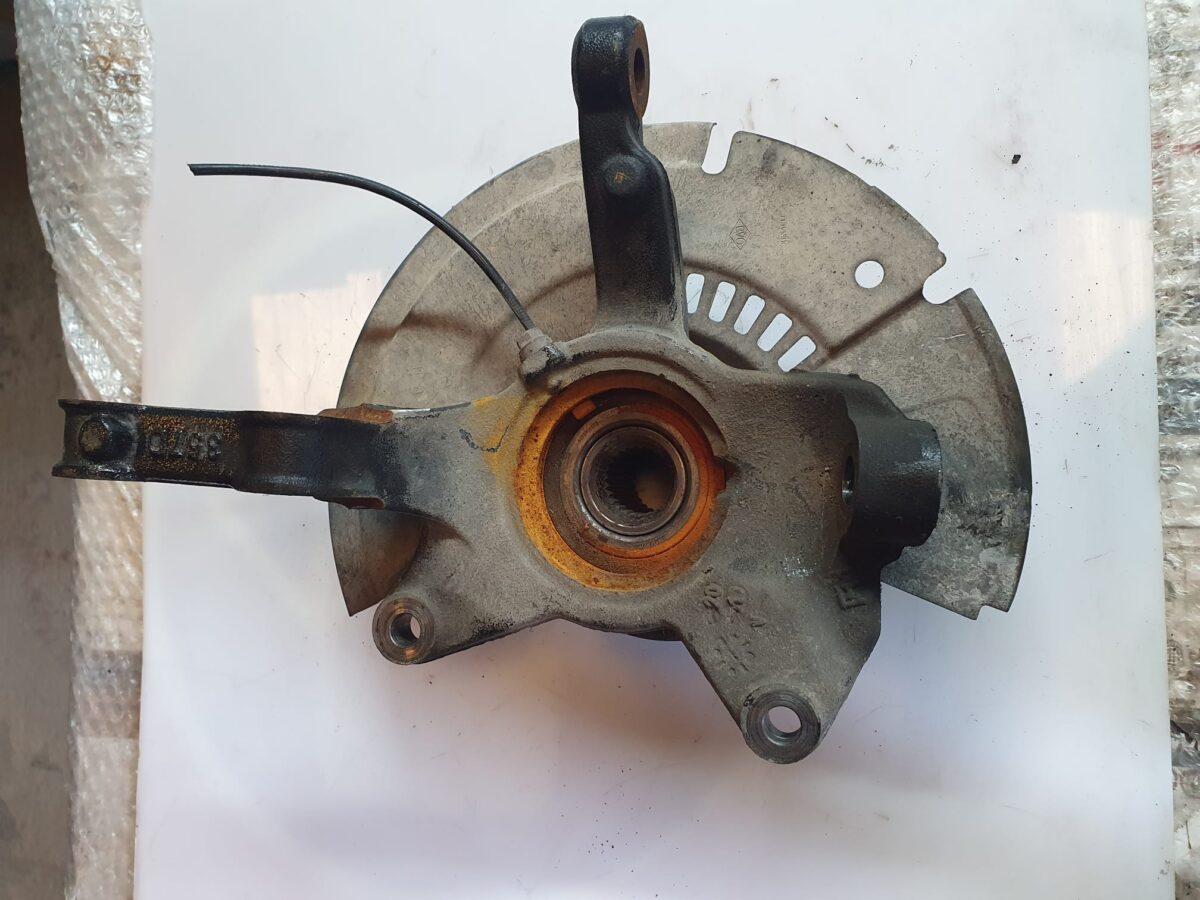 fusello montante per captur 2020 anteriore dx 388039221262 2 rotated fusello montante per captur 2020 anteriore dx
