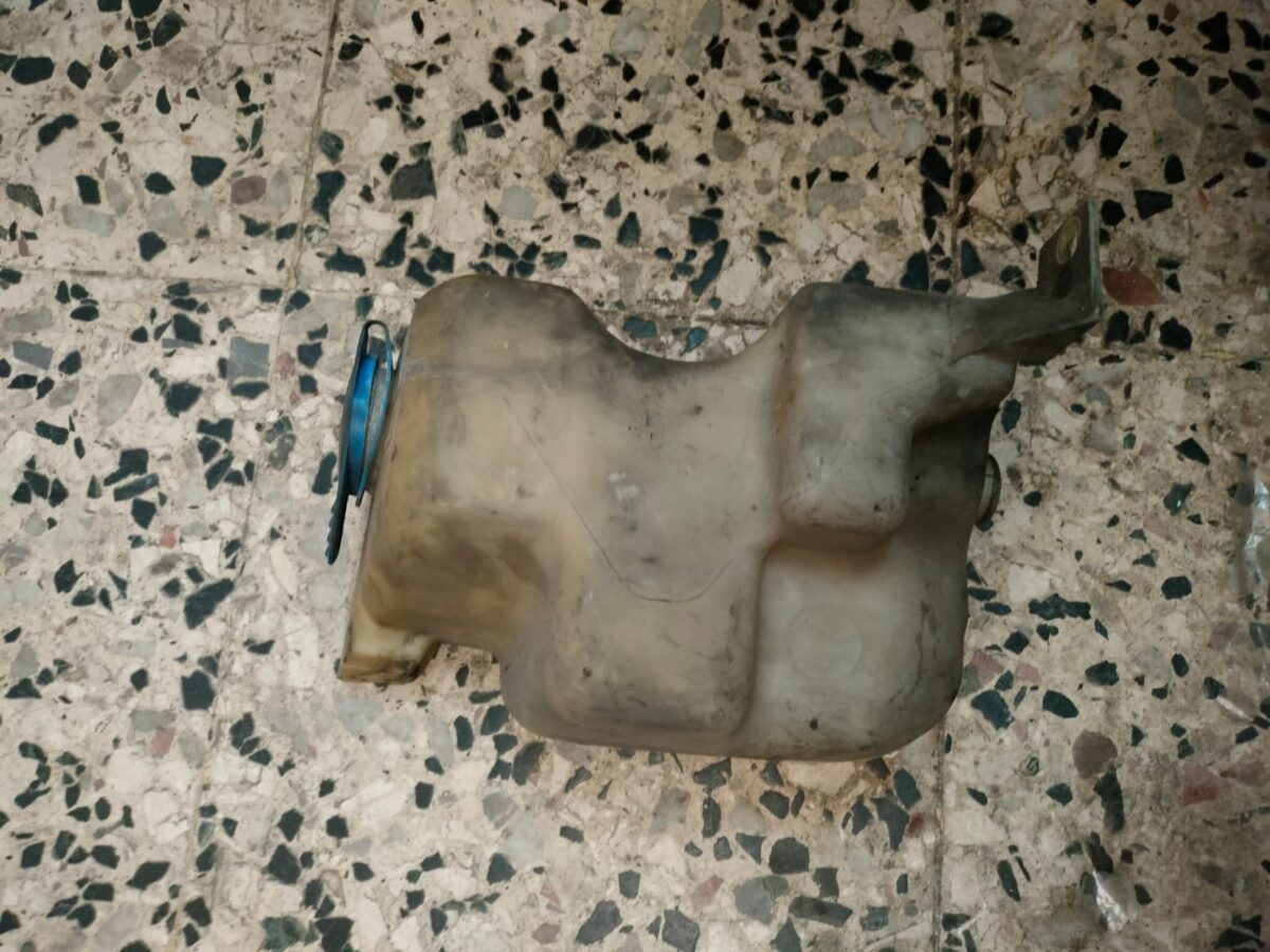 serbatoio liquido tergicristalli per vw golf iv 388039221822 serbatoio liquido tergicristalli per vw golf iv