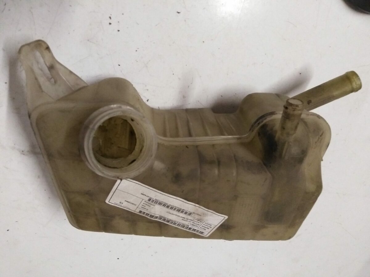 vaschetta compensazione radiatore per dacia nissan peugeot 373433990263 2 rotated vaschetta compensazione radiatore per dacia nissan peugeot