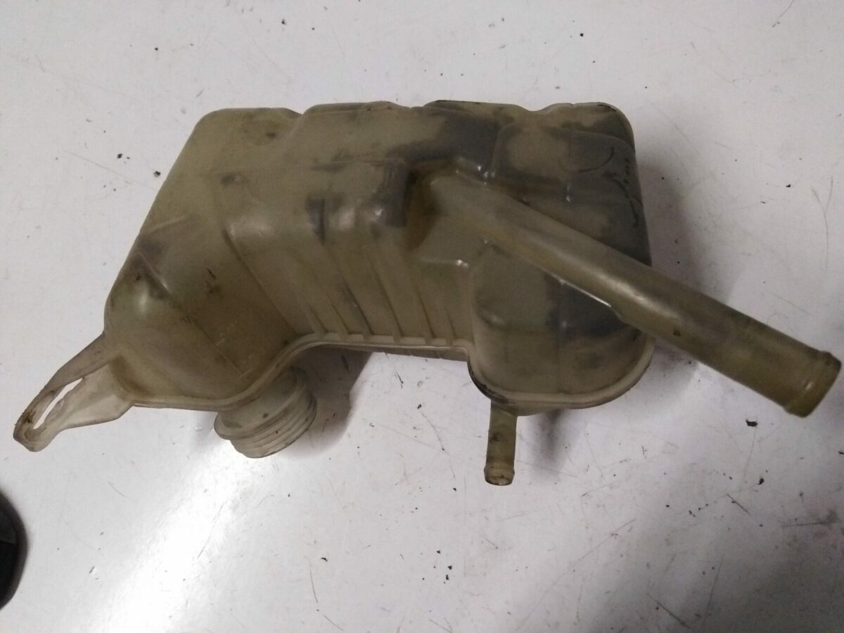 vaschetta compensazione radiatore per dacia nissan peugeot 373433990263 3 rotated vaschetta compensazione radiatore per dacia nissan peugeot