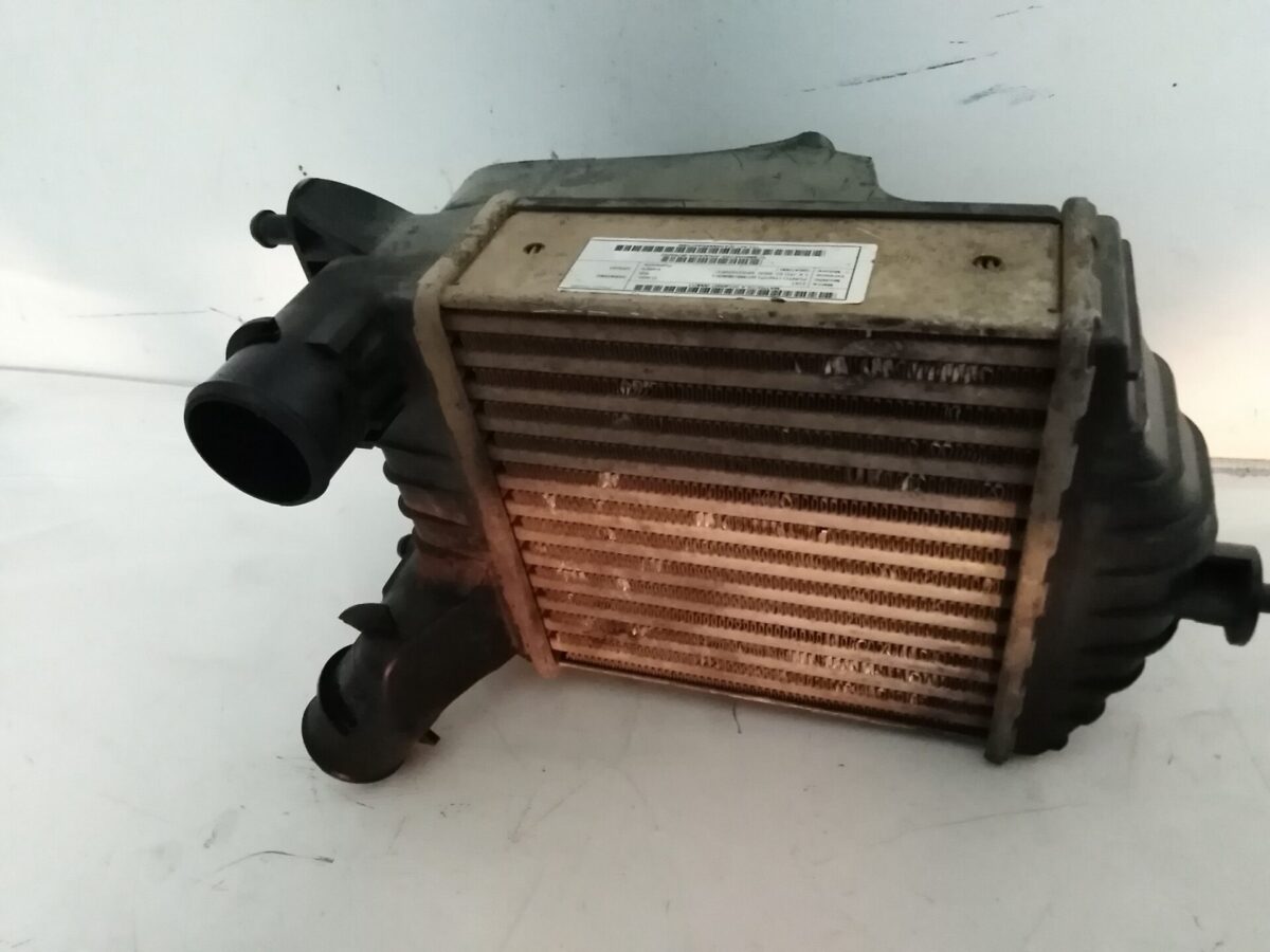 radiatore intercooler per fiat punto 373418610484 4 radiatore intercooler per fiat punto