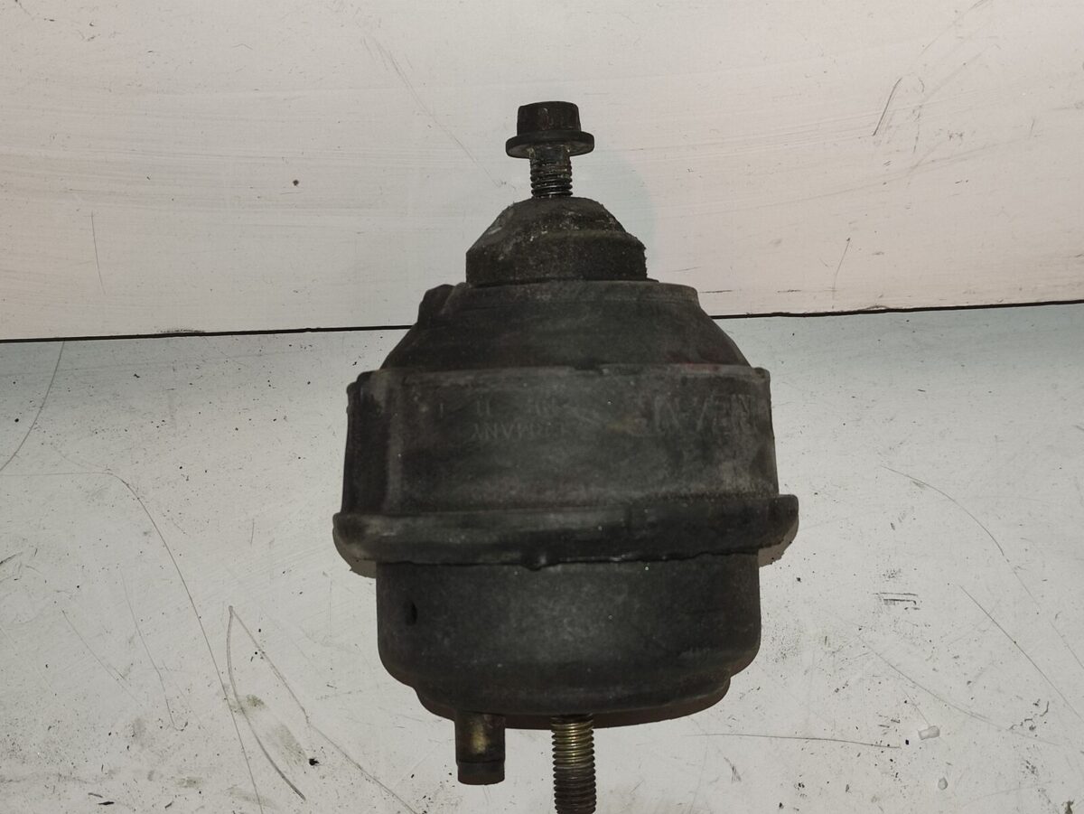 supporto motore per volvo v70 s80 373433990204 supporto motore per volvo v70 s80