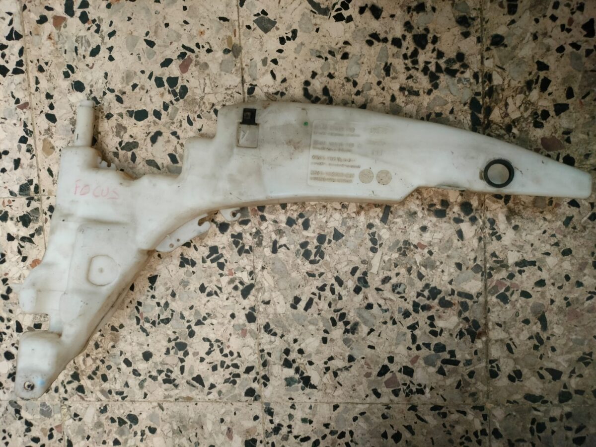 serbatoio liquido tergicristalli per ford focus 388039221735 3 rotated serbatoio liquido tergicristalli per ford focus