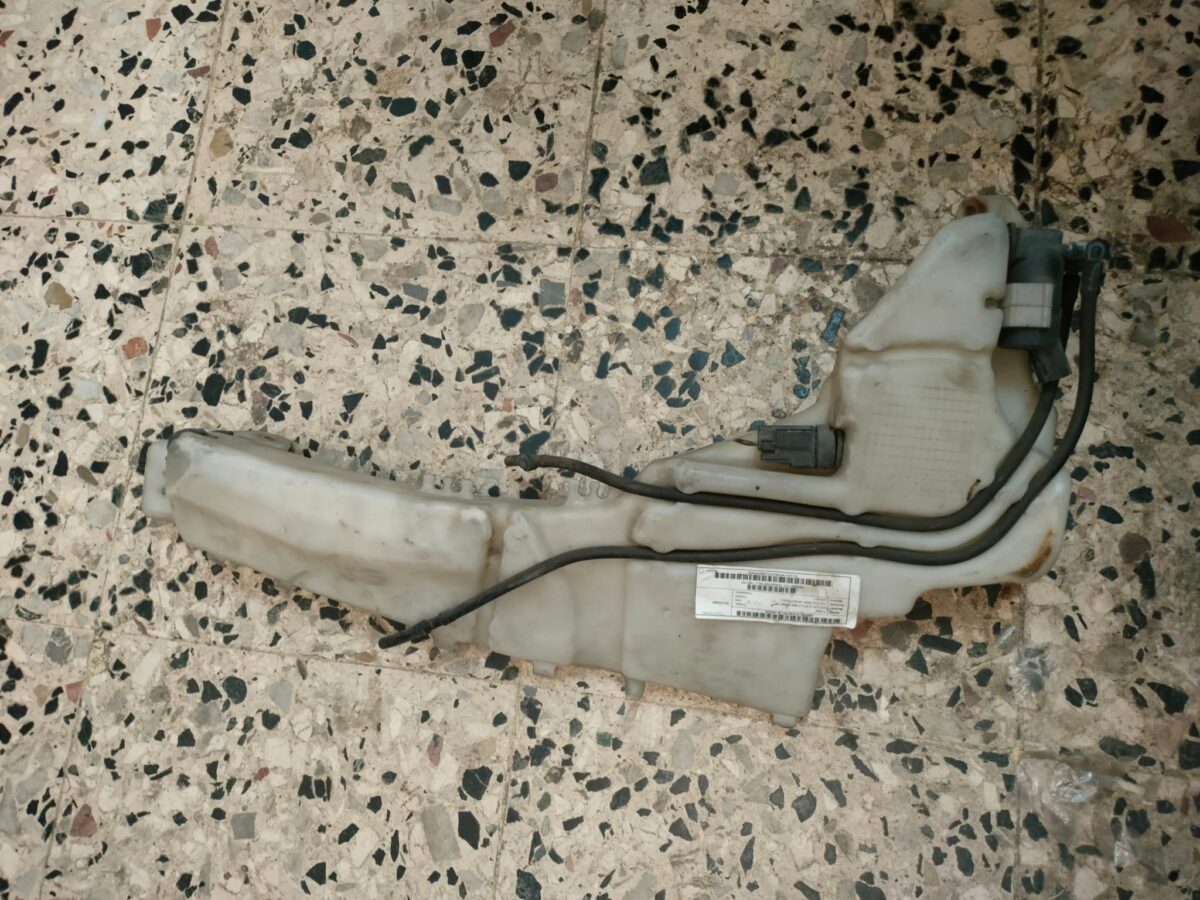 serbatoio liquido tergicristalli per ford focus 388039221825 2 serbatoio liquido tergicristalli per ford focus