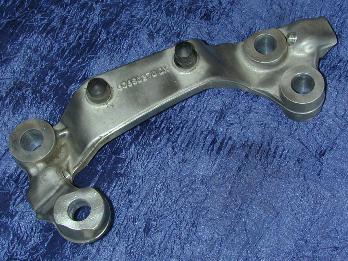 supporto braccetti superiori ant dx 60680270 per lancia thesis 132748773175 supporto braccetti superiori ant dx 60680270 per lancia thesis