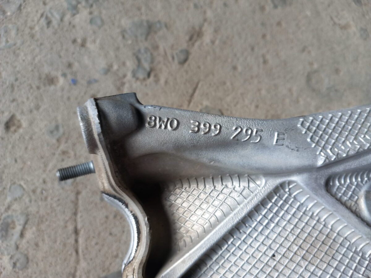 supporto motore sx per audi a4 avant 8w5 2017 8w0399295e 388039221435 2 supporto motore sx per audi a4 avant (8w5) 2017 8w0399295e