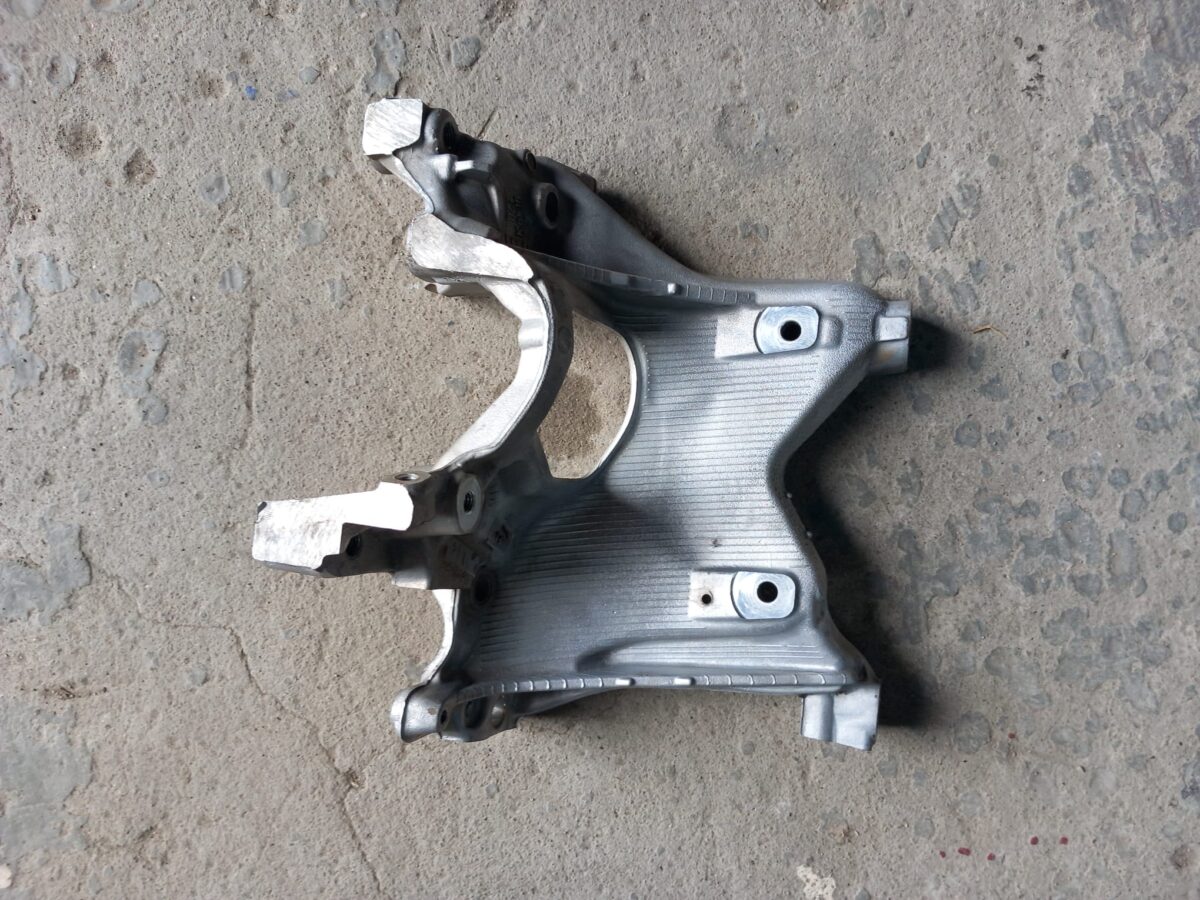 supporto motore sx per audi a4 avant 8w5 2017 8w0399295e 388039221435 4 supporto motore sx per audi a4 avant (8w5) 2017 8w0399295e