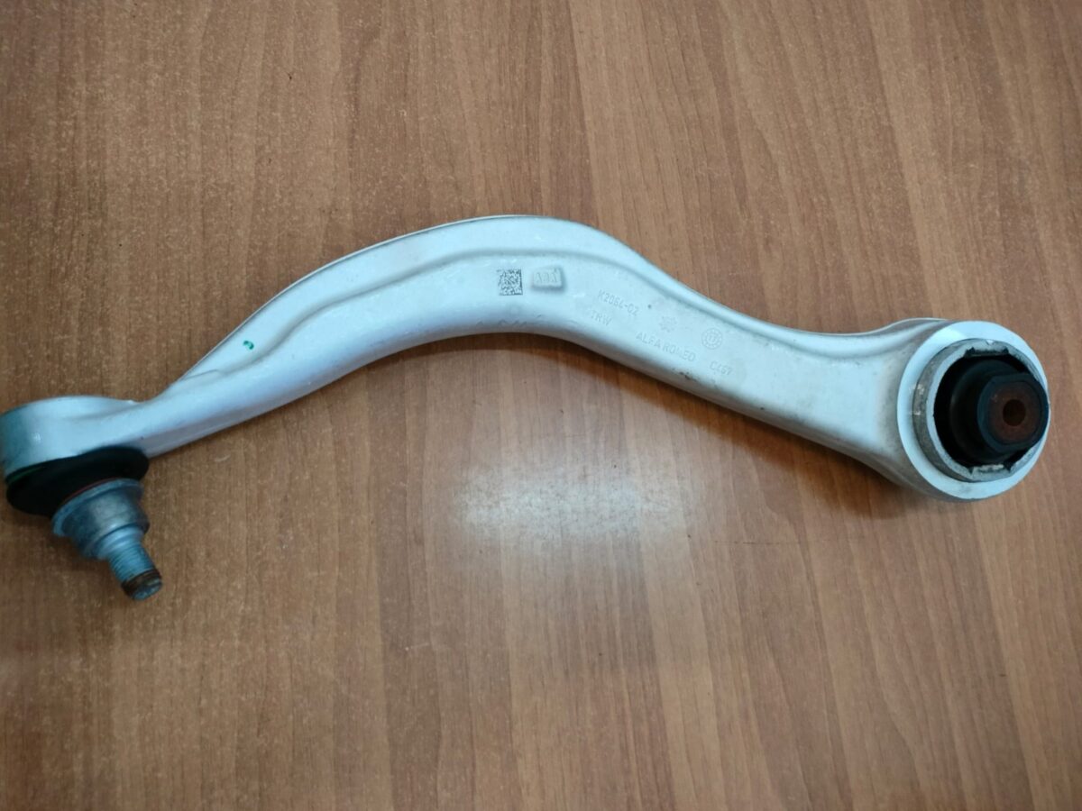 braccio oscillante anteriore destro per alfa romeo stelvio 388039222146 braccio oscillante anteriore destro per alfa romeo stelvio