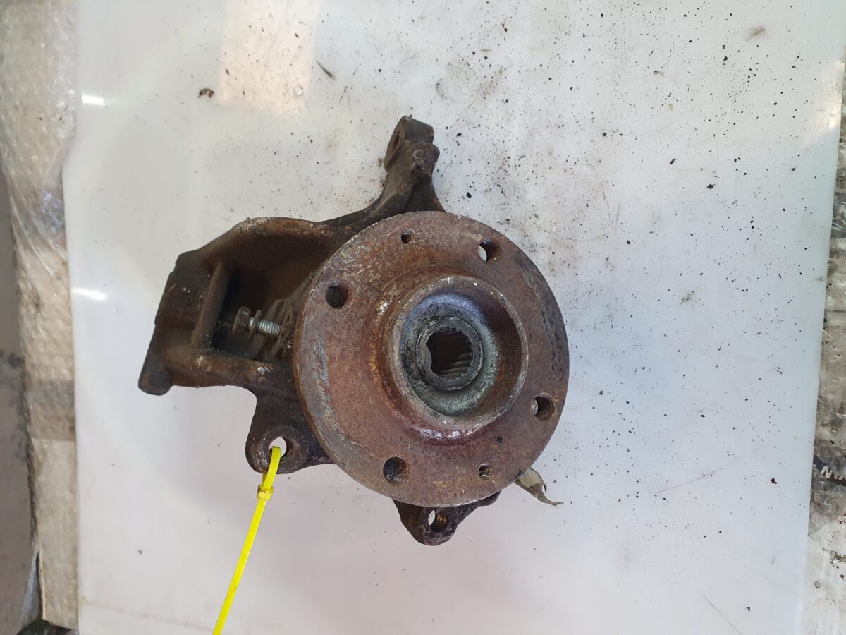 fusello montante per c3 anteriore sx 388039221326 2 rotated fusello montante per c3 anteriore sx