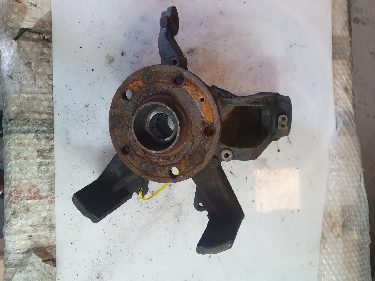 fusello montante per golf plus octavia ii leon altea xl a3 sportback golf v alt 388039221357 3 rotated fusello montante per golf plus octavia ii leon altea xl a3 sportback golf v alt