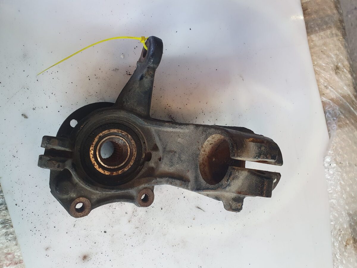 fusello montante per c3 picasso anteriore sx 388039221328 2 rotated fusello montante per c3 picasso anteriore sx